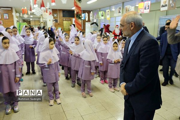 حضور وزیر آموزش و پرورش در جمع دانش آموزان ارامنه