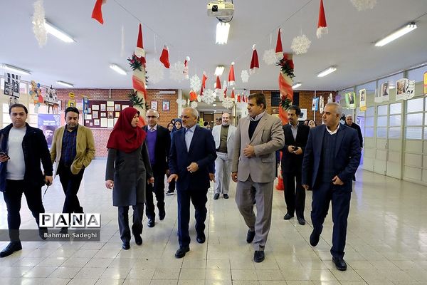 حضور وزیر آموزش و پرورش در جمع دانش آموزان ارامنه