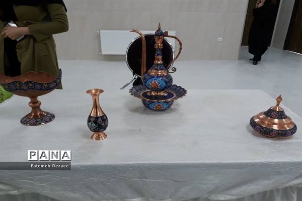 نمایشگاه هنرهای دستی بانوان کارآفرین زنجان