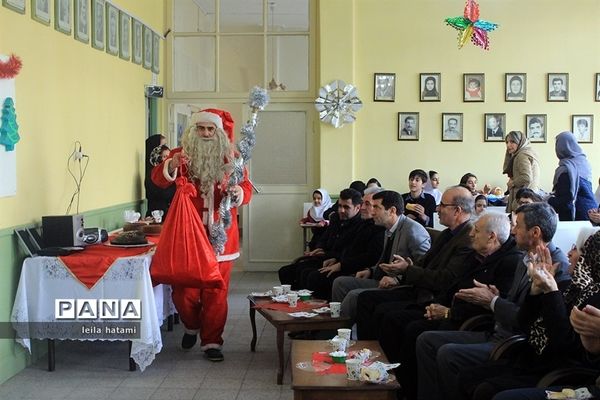 برگزاری جشن سال نو دانش آموزان مدرسه ارامنه اسدی در تبریز