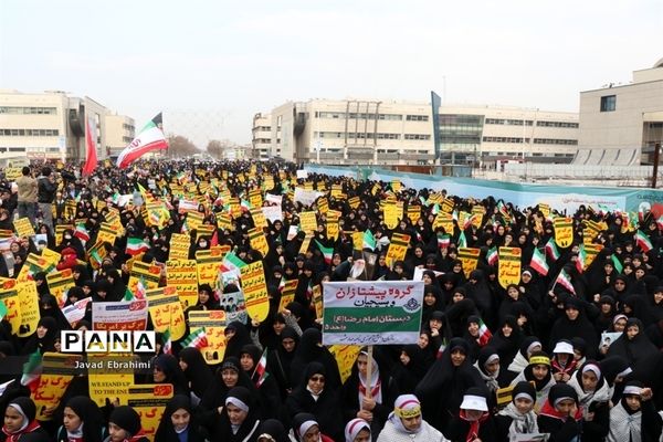 راهپیمایی مردم مشهد در گرامیداشت حماسه 9 دی ماه