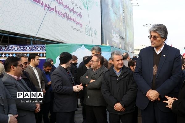 راهپیمایی مردم مشهد در گرامیداشت حماسه 9 دی ماه