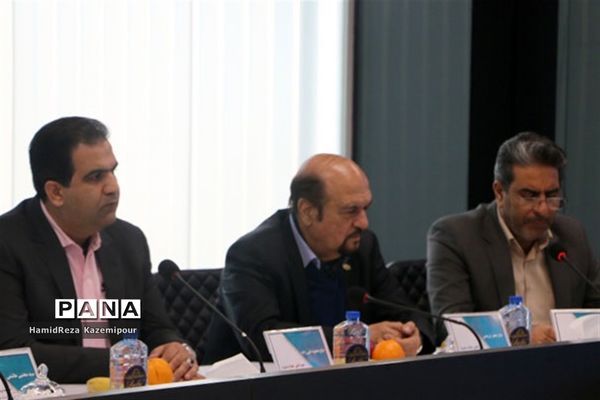 نشست هیات مدیره مجمع خیرین مدرسه ساز شهرستانهای استان تهران به میزبانی بنیاد خیریه شهیدان تقی زاده