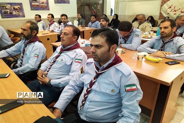 نشست هم‌اندیشی سازمان‌های دانش‌آموزی استان‌های فارس، گلستان و خراسان رضوی در مشهد مقدس