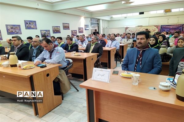 نشست هم‌اندیشی سازمان‌های دانش‌آموزی استان‌های فارس، گلستان و خراسان رضوی در مشهد مقدس
