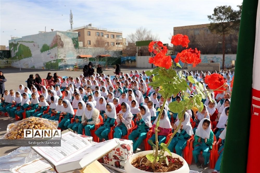 جشن میلاد حضرت زینب (س) در مدارس آباده