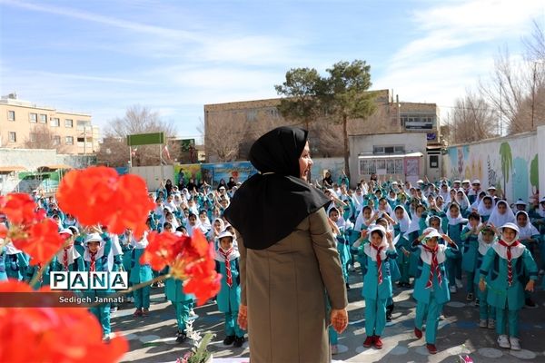 جشن میلاد حضرت زینب (س) در مدارس آباده