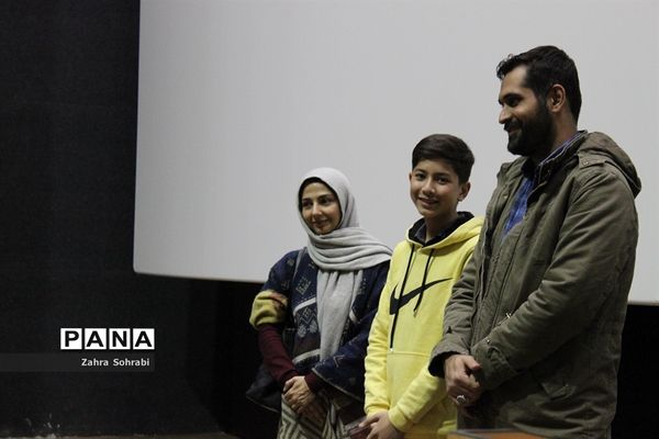 تجلیل از داوران نوجوان سی و دومین جشنواره فیلم های کودک و نوجوان در اسلامشهر