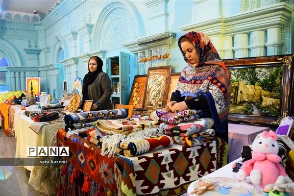 برپایی نمایشگاه صنایع دستی و هنرهای کاربردی آبادان