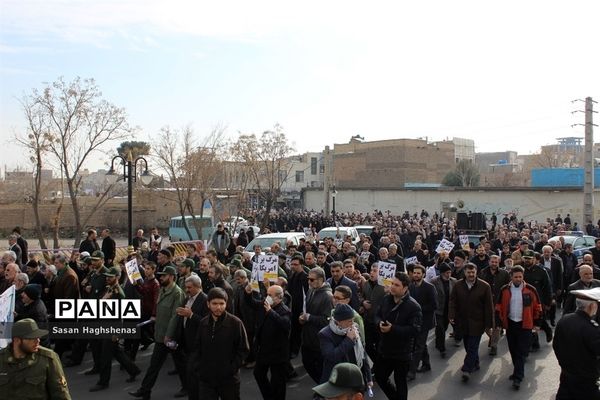 راهپیمایی مردم اسلامشهردرمحکومیت جنایت آمریکا و شهادت سردار سلیمانی