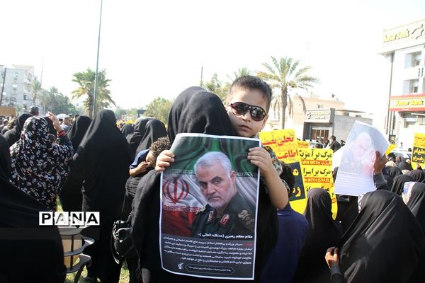 راهپیمایی نمازگزاران بندرعباس به‌مناسبت شهادت سردار سلیمانی