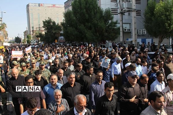 راهپیمایی نمازگزاران بندرعباس به‌مناسبت شهادت سردار سلیمانی