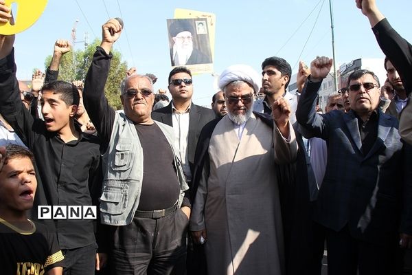 راهپیمایی نمازگزاران بندرعباس به‌مناسبت شهادت سردار سلیمانی