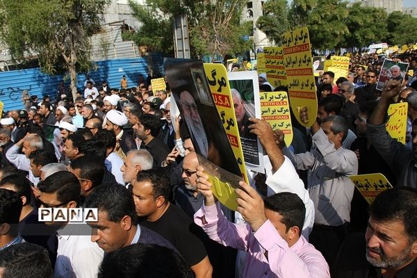 راهپیمایی نمازگزاران بندرعباس به‌مناسبت شهادت سردار سلیمانی