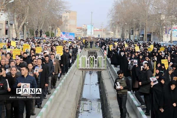 تظاهرات پرشور مردم ارومیه در پی شهادت سردار قاسم سلیمانی