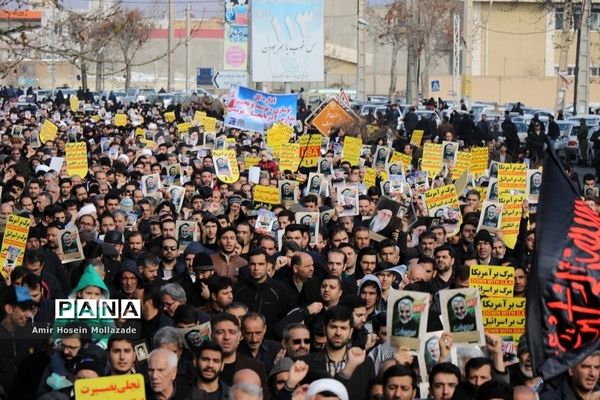 تظاهرات پرشور مردم ارومیه در پی شهادت سردار قاسم سلیمانی