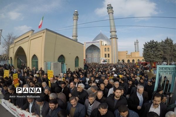 تظاهرات پرشور مردم ارومیه در پی شهادت سردار قاسم سلیمانی