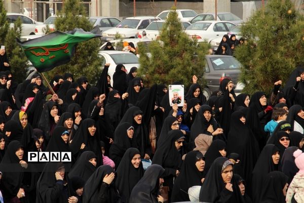راهپیمایی مردم پردیسان قم به مناسبت شهادت حاج قاسم سلیمانی