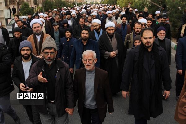 راهپیمایی مردم پردیسان قم به مناسبت شهادت حاج قاسم سلیمانی