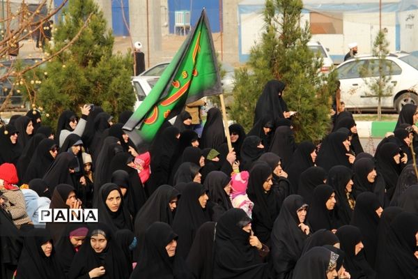 راهپیمایی مردم پردیسان قم به مناسبت شهادت حاج قاسم سلیمانی