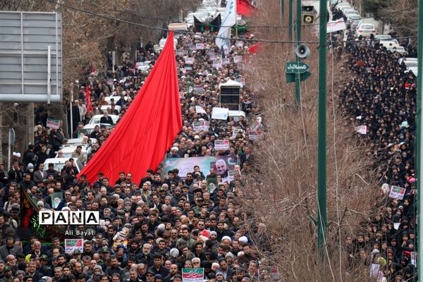 عزاداری مردم همدان در پی شهادت سردار قاسم سلیمانی