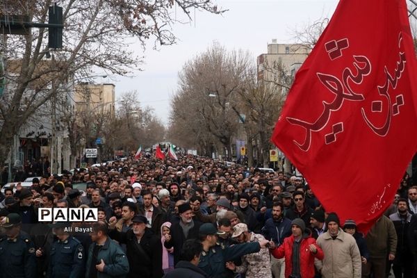 عزاداری مردم همدان در پی شهادت سردار قاسم سلیمانی