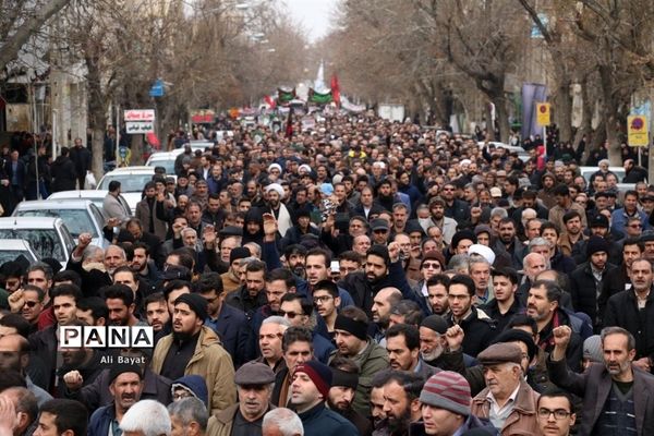 عزاداری مردم همدان در پی شهادت سردار قاسم سلیمانی