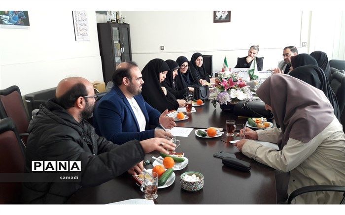 اولین نشست کانون یاریگران زندگی  منطقه 13