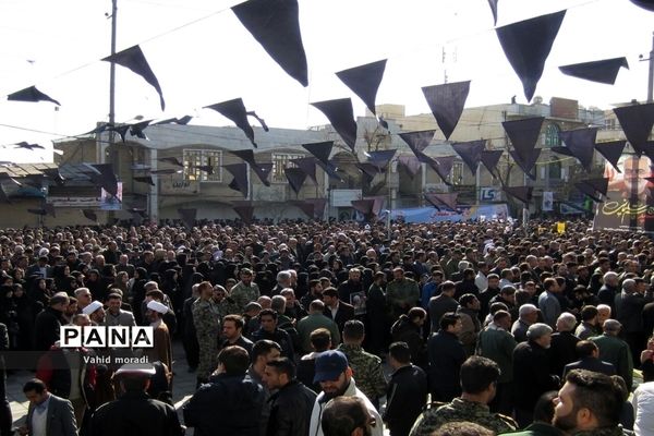 آیین بزرگداشت شهید سردارقاسم سلیمانی در مسجد جامع کرمانشاه