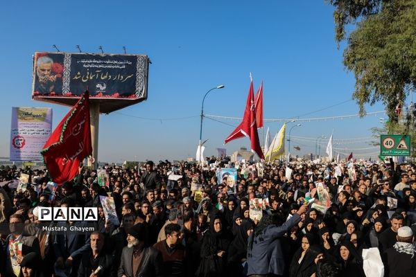 تشییع با شکوه پیکر شهید قاسم سلیمانی در اهواز