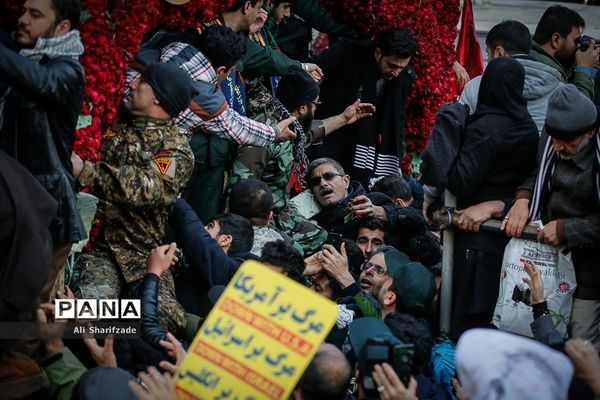 تشییع پیکر شهدای مقاومت در تهران