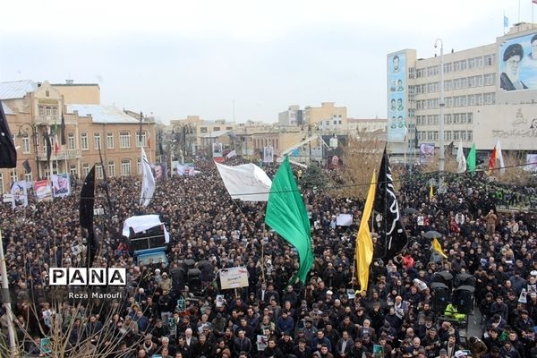 مراسم سوگواری خیابانی  مردم ارومیه به‌مناسبت شهادت  سپهبد قاسم سلیمانی  و شهدای همراه