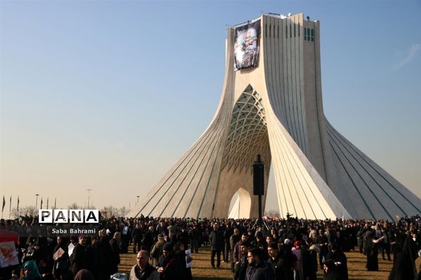 وداع پرشورمردم تهران با سپهبد شهیدسردار قاسم سلیمانی