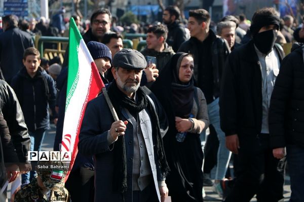 وداع پرشورمردم تهران با سپهبد شهیدسردار قاسم سلیمانی