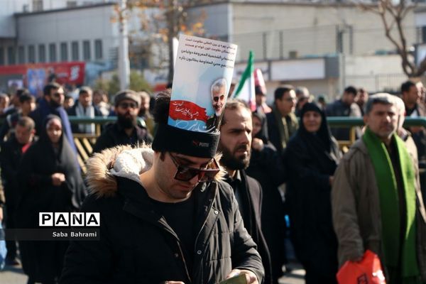 وداع پرشورمردم تهران با سپهبد شهیدسردار قاسم سلیمانی