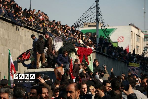 وداع پرشورمردم تهران با سپهبد شهیدسردار قاسم سلیمانی