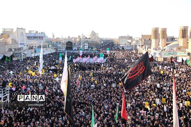 اجتماع بزرگ مردم و هیاتهای عزاداری یزد درسوگ شهید سلیمانی