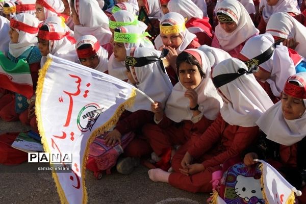 عزاداری دانش آموزان پیشتاز مدرسه جهادگران یاسوج در سوگ سردار دلها