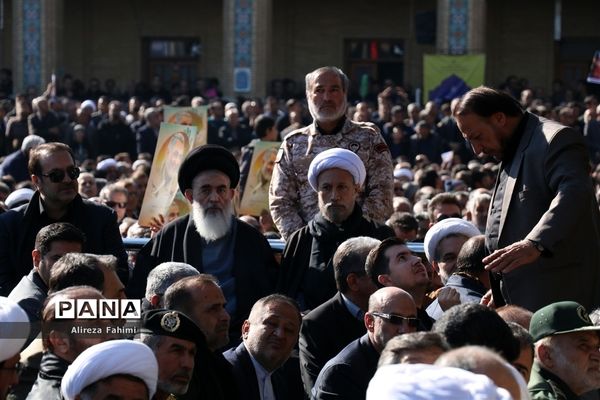 راهپیمایی عظیم مردم شیراز در پی شهادت سردار سپهبد قاسم سلیمانی