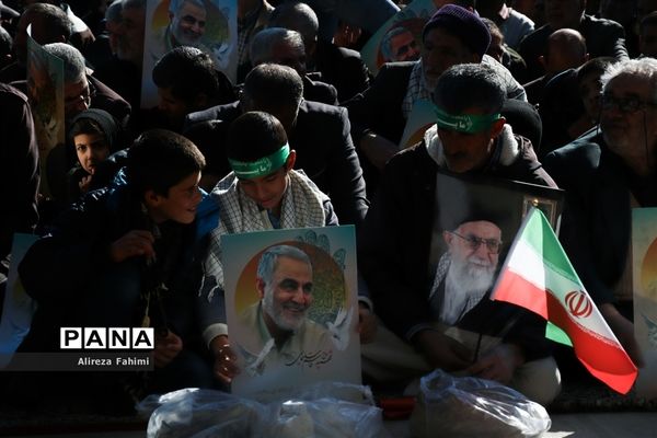 راهپیمایی عظیم مردم شیراز در پی شهادت سردار سپهبد قاسم سلیمانی