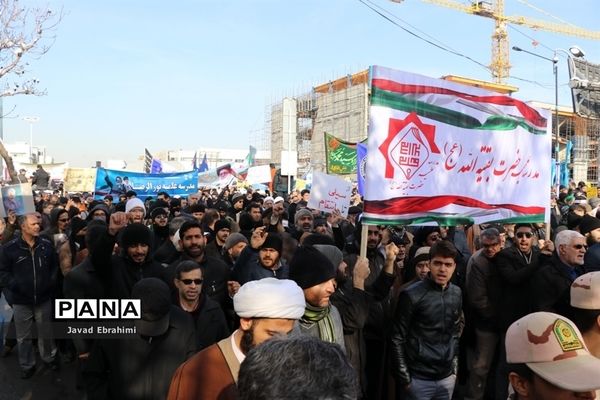 راهپیمایی مردم مشهد در حمایت از جبهه مقاومت و ابراز همدردی با بازماندگان شهدای سانحه هواپیمایی