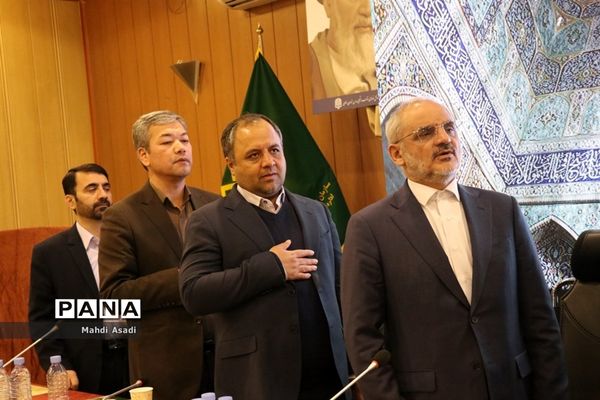 نشست مشترک وزیر آموزش و پرورش با جمعی از خیرین مدرسه ساز استان خراسان رضوی