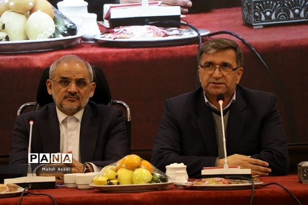 نشست مشترک وزیر آموزش و پرورش با جمعی از خیرین مدرسه ساز استان خراسان رضوی