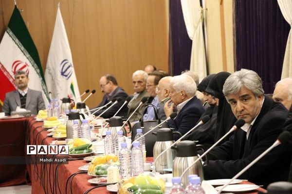 نشست مشترک وزیر آموزش و پرورش با جمعی از خیرین مدرسه ساز استان خراسان رضوی