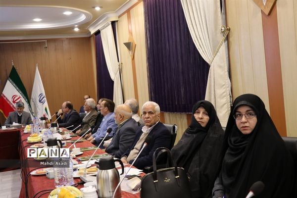 نشست مشترک وزیر آموزش و پرورش با جمعی از خیرین مدرسه ساز استان خراسان رضوی