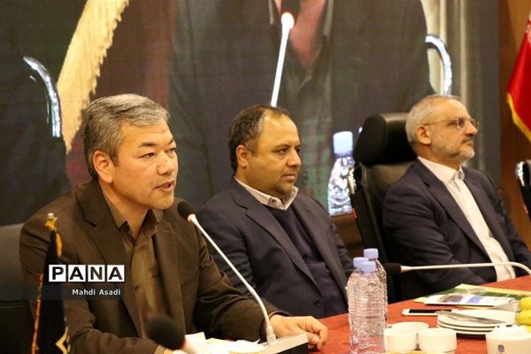 نشست مشترک وزیر آموزش و پرورش با جمعی از خیرین مدرسه ساز استان خراسان رضوی