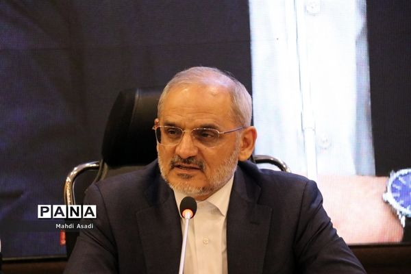 نشست مشترک وزیر آموزش و پرورش با جمعی از خیرین مدرسه ساز استان خراسان رضوی