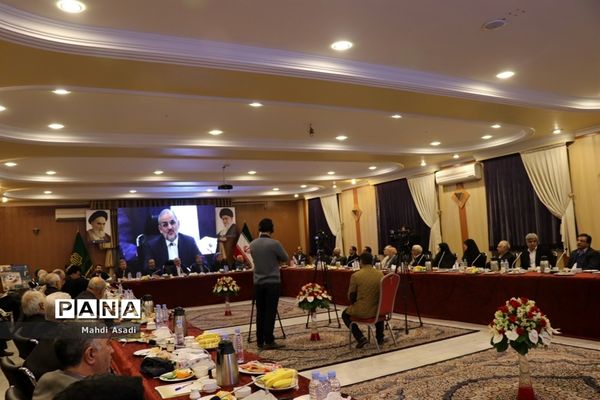 نشست مشترک وزیر آموزش و پرورش با جمعی از خیرین مدرسه ساز استان خراسان رضوی