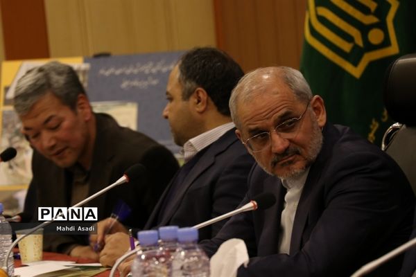 نشست مشترک وزیر آموزش و پرورش با جمعی از خیرین مدرسه ساز استان خراسان رضوی