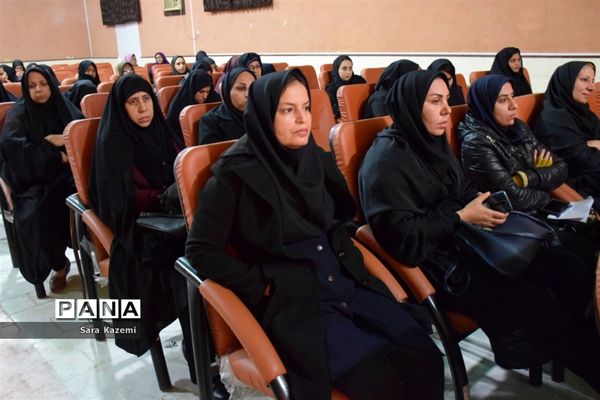 برگزاری کارگاه سواد رسانه، خبرنویسی و عکاسی خبری در آبادان